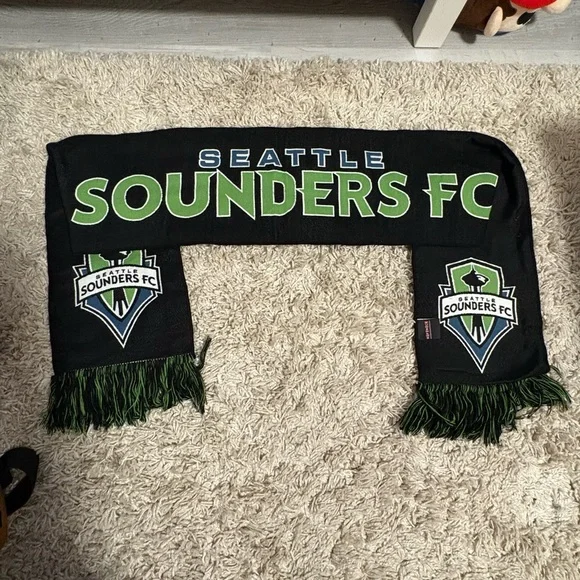 Seattle Sounders FC Black and Green Soundwave Scarf - Picture 1 of 5